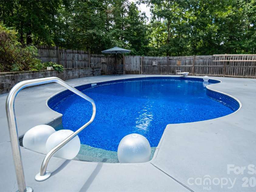 100 Woodlea Drive, Morganton, NC 28655.  MLS# CAR4417775, YatesRealty ID 46527. 