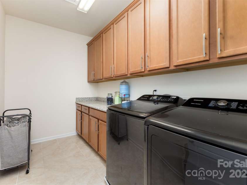 8651 Shadetree Street, Huntersville, NC 28078.  MLS# CAR4284717, YatesRealty ID 4653. Laundry
