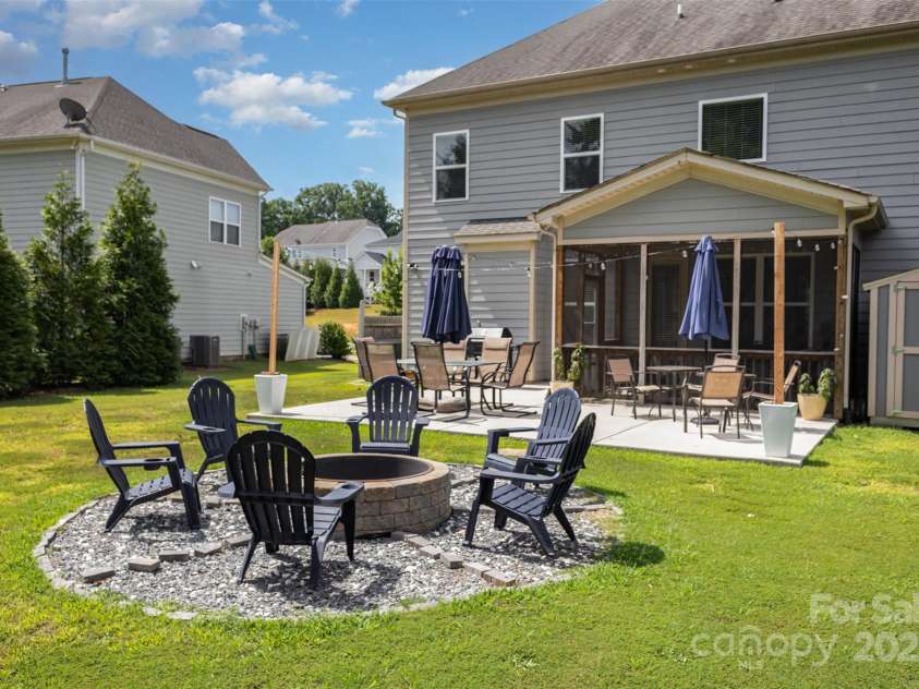 8651 Shadetree Street, Huntersville, NC 28078.  MLS# CAR4284717, YatesRealty ID 4653. Outdoor Fire Poit