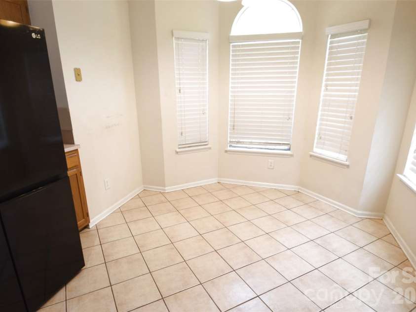 730 Oakbluff Circle, Charlotte, NC 28216.  MLS# CAR4417659, YatesRealty ID 46530. 