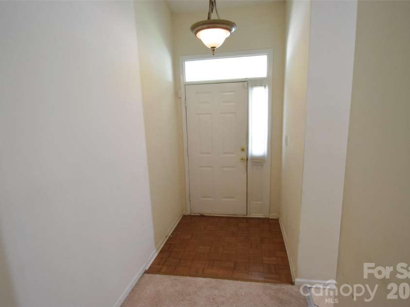 730 Oakbluff Circle, Charlotte, NC 28216.  MLS# CAR4417659, YatesRealty ID 46530. 