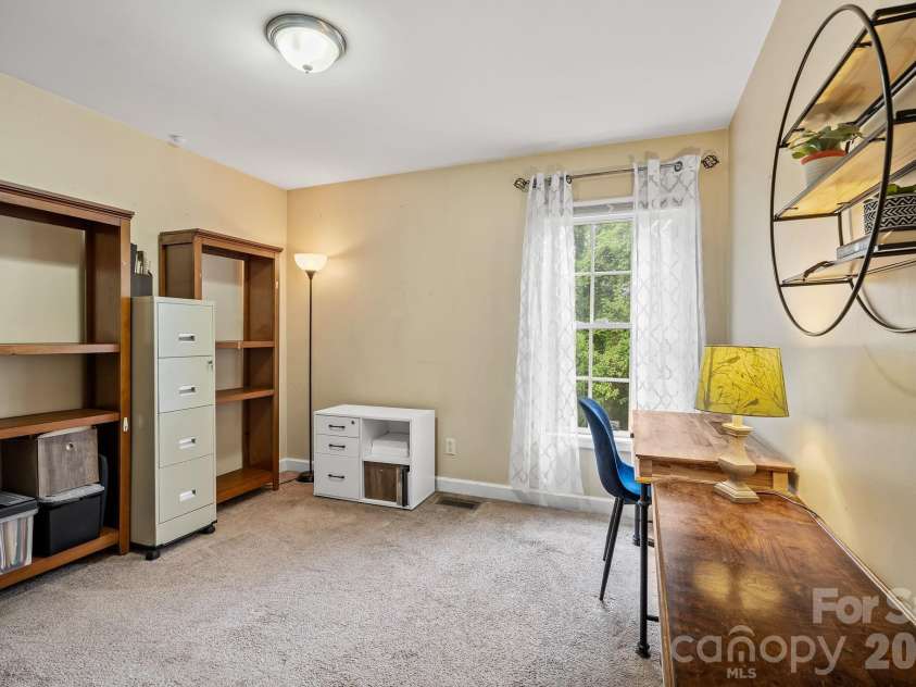 47 Fox Road, Asheville, NC 28804.  MLS# CAR4415329, YatesRealty ID 46532. 