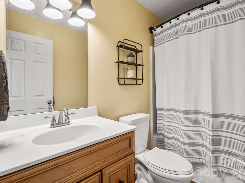 47 Fox Road, Asheville, NC 28804.  MLS# CAR4415329, YatesRealty ID 46532. 