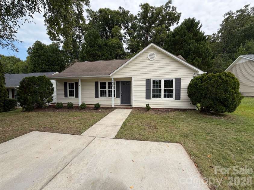 1412 Bells Knox Road, Charlotte, NC 28214.  MLS# CAR4417793, YatesRealty ID 46533. 