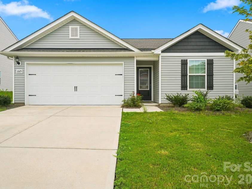 3325 Brighton Drive, Gastonia, NC 28052.  MLS# CAR4417796, YatesRealty ID 46536. 