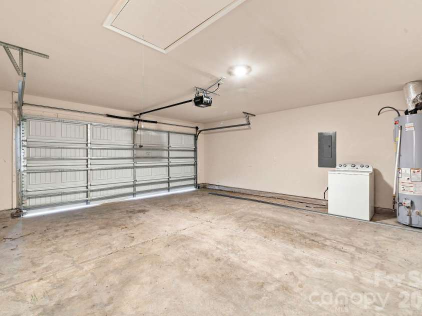 3325 Brighton Drive, Gastonia, NC 28052.  MLS# CAR4417796, YatesRealty ID 46536. 