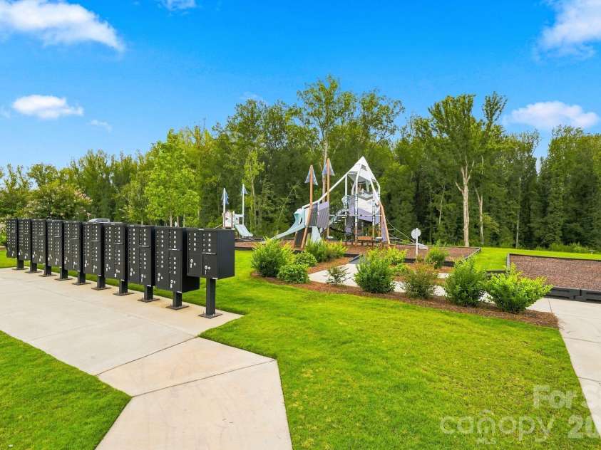 3325 Brighton Drive, Gastonia, NC 28052.  MLS# CAR4417796, YatesRealty ID 46536. 