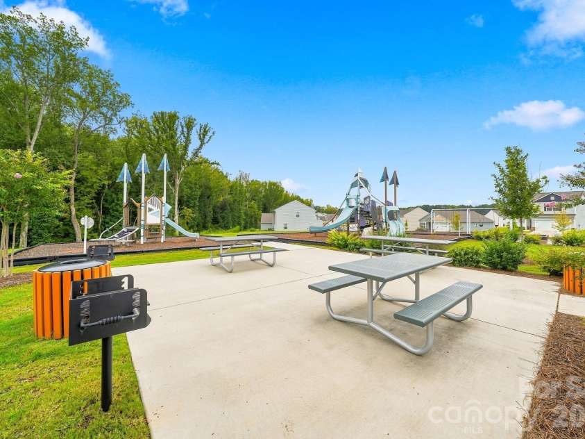 3325 Brighton Drive, Gastonia, NC 28052.  MLS# CAR4417796, YatesRealty ID 46536. 