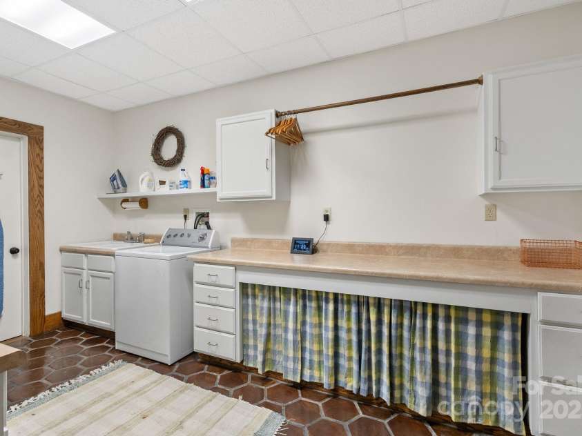 111 Flora Rose Trail, Asheville, NC 28803.  MLS# CAR4239614, YatesRealty ID 4654. Laundry