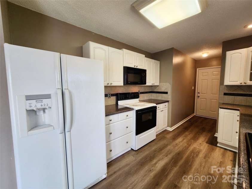 121 Deertrack Drive, Mount Holly, NC 28120.  MLS# CAR4237208, YatesRealty ID 4654. 