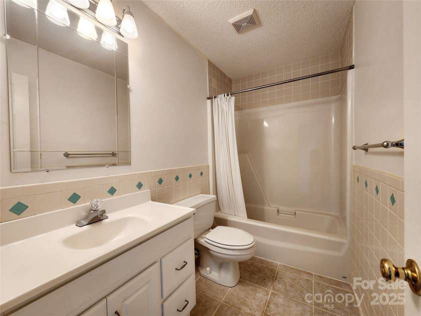 121 Deertrack Drive, Mount Holly, NC 28120.  MLS# CAR4237208, YatesRealty ID 4654. 