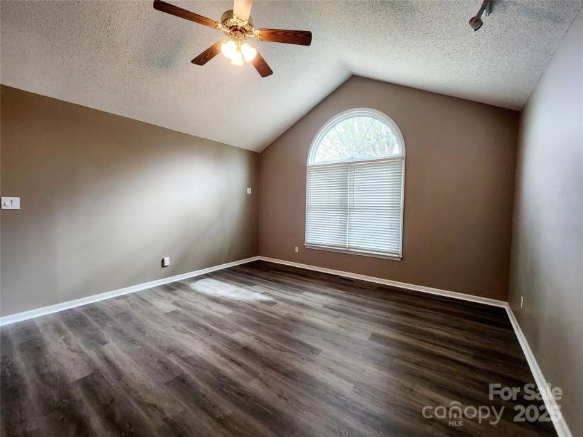 121 Deertrack Drive, Mount Holly, NC 28120.  MLS# CAR4237208, YatesRealty ID 4654. 