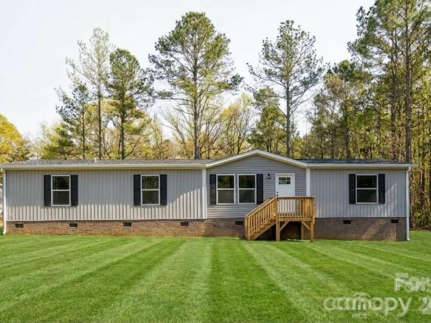 974 Old York Road, Chester, SC 29706.  MLS# CAR4343137, YatesRealty ID 4654. 