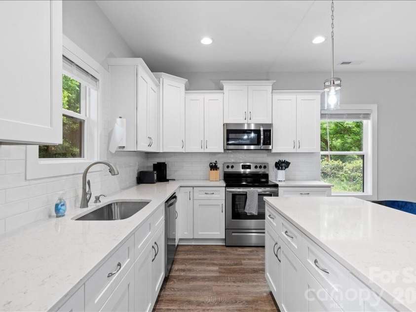 2041 Pine Drive, Gastonia, NC 28054.  MLS# CAR4417400, YatesRealty ID 46540. 