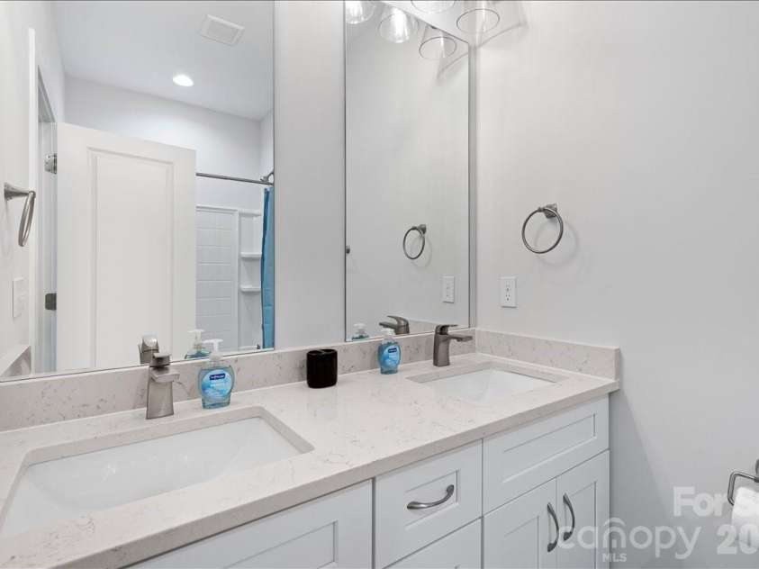 2041 Pine Drive, Gastonia, NC 28054.  MLS# CAR4417400, YatesRealty ID 46540. 