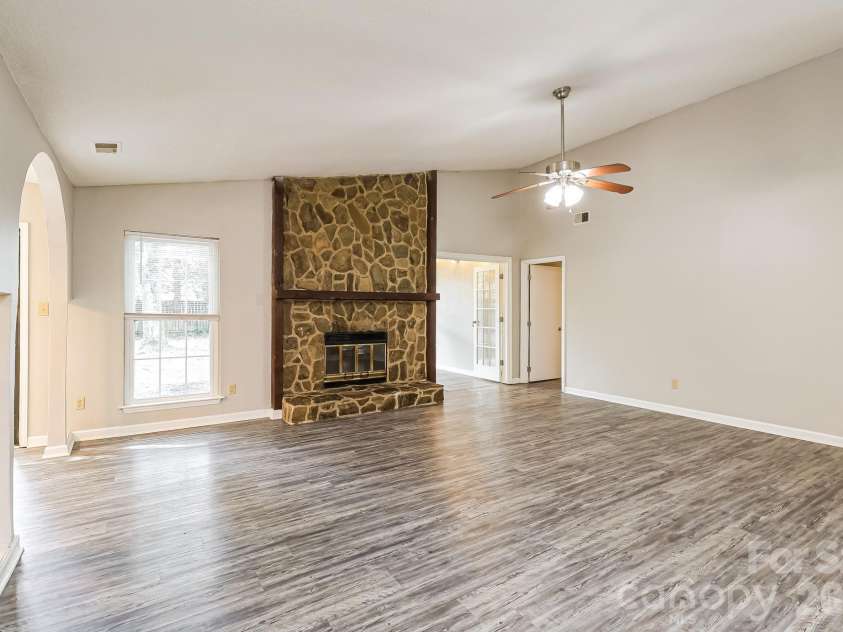 6701 Woodthrush Drive, Charlotte, NC 28227.  MLS# CAR4416822, YatesRealty ID 46542. 
