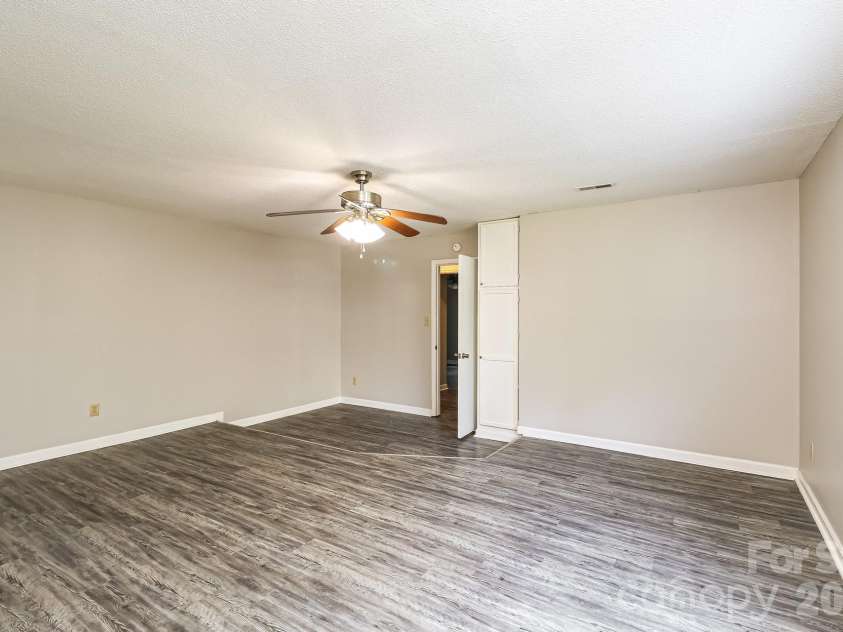 6701 Woodthrush Drive, Charlotte, NC 28227.  MLS# CAR4416822, YatesRealty ID 46542. 