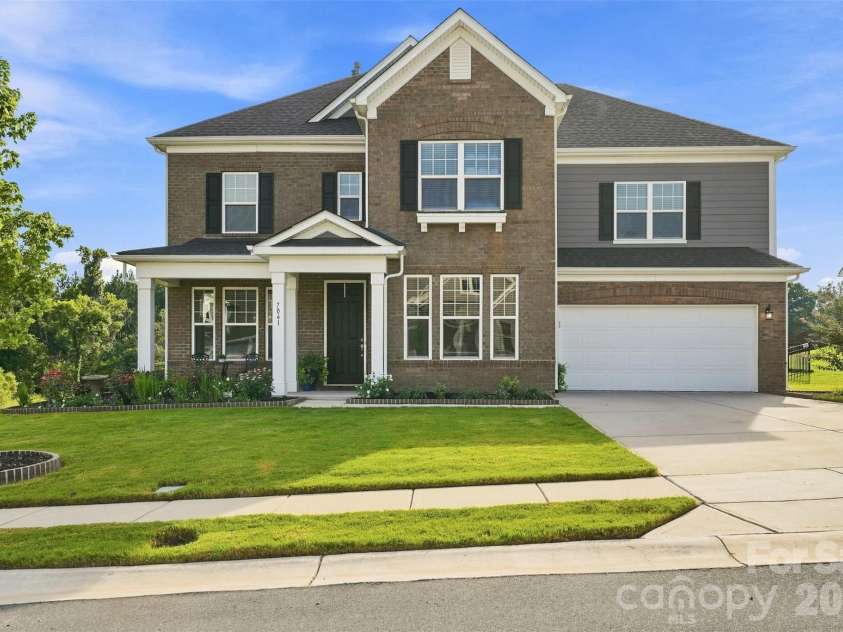 7041 Irongate Drive, Lancaster, SC 29720.  MLS# CAR4417160, YatesRealty ID 46543. 
