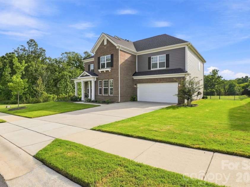 7041 Irongate Drive, Lancaster, SC 29720.  MLS# CAR4417160, YatesRealty ID 46543. 
