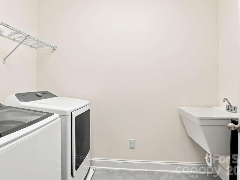 7041 Irongate Drive, Lancaster, SC 29720.  MLS# CAR4417160, YatesRealty ID 46543. 