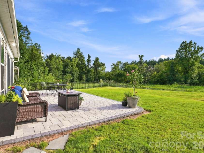 7041 Irongate Drive, Lancaster, SC 29720.  MLS# CAR4417160, YatesRealty ID 46543. 