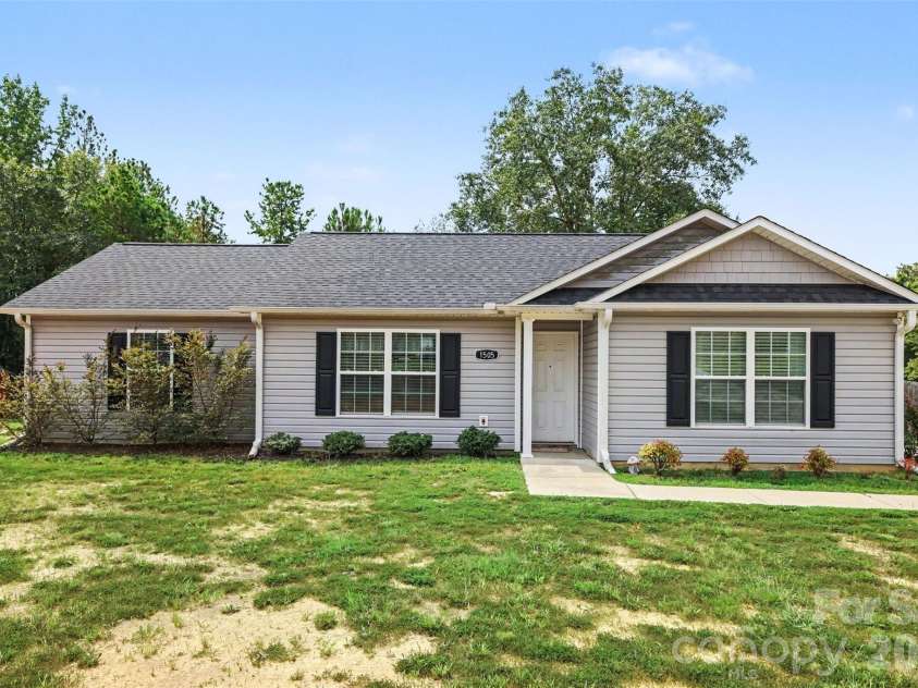 1505 Foxbrook Circle, Lancaster, SC 29720.  MLS# CAR4390971, YatesRealty ID 46546. 