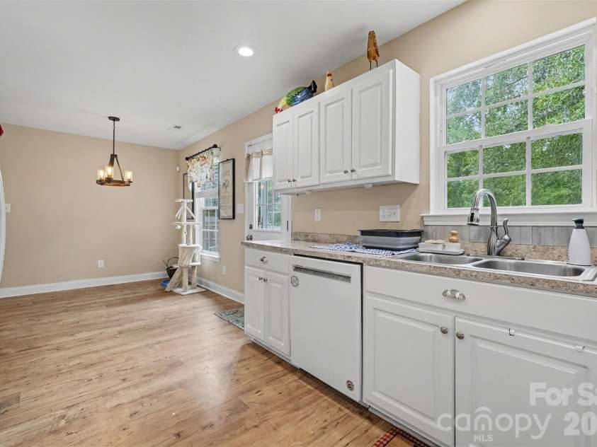 1505 Foxbrook Circle, Lancaster, SC 29720.  MLS# CAR4390971, YatesRealty ID 46546. 