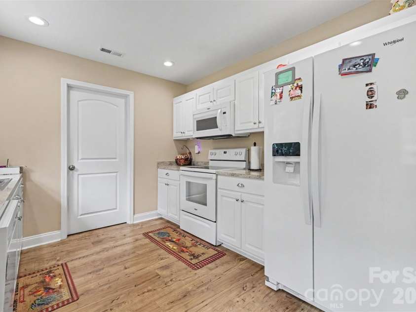 1505 Foxbrook Circle, Lancaster, SC 29720.  MLS# CAR4390971, YatesRealty ID 46546. 