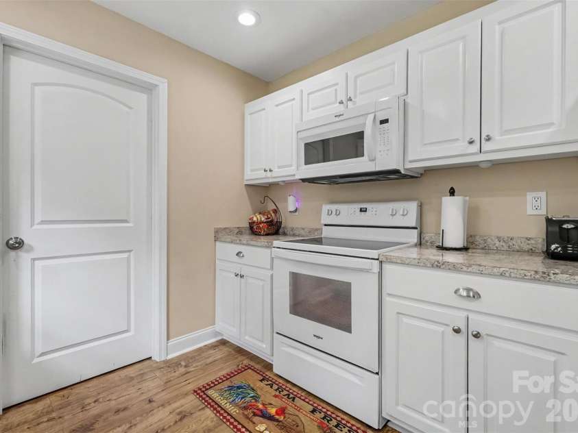 1505 Foxbrook Circle, Lancaster, SC 29720.  MLS# CAR4390971, YatesRealty ID 46546. 