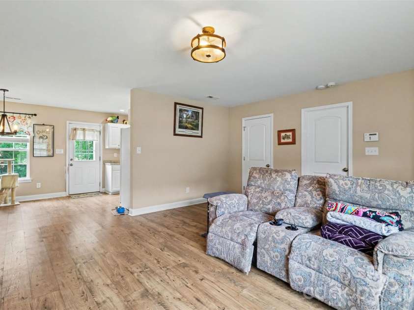 1505 Foxbrook Circle, Lancaster, SC 29720.  MLS# CAR4390971, YatesRealty ID 46546. 