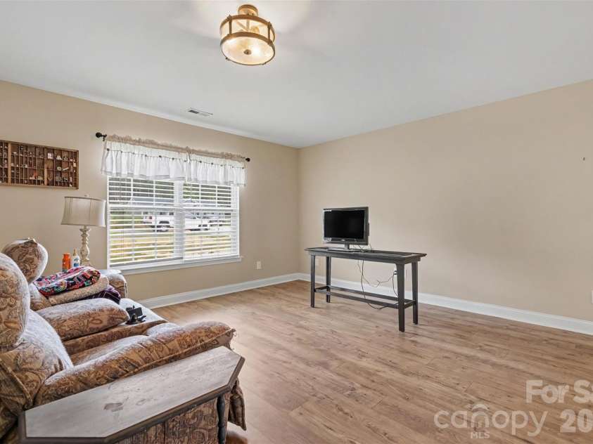 1505 Foxbrook Circle, Lancaster, SC 29720.  MLS# CAR4390971, YatesRealty ID 46546. 