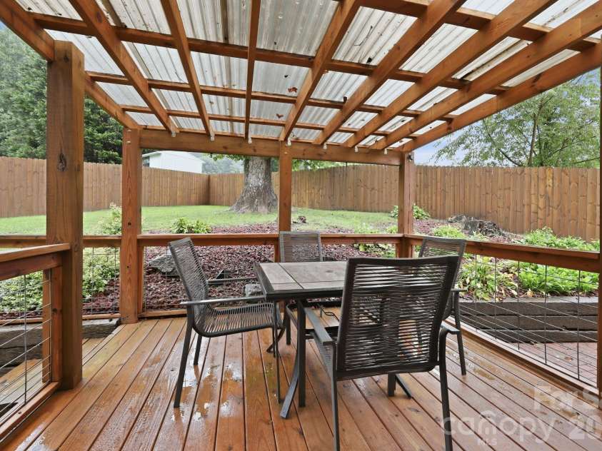 62 Hunters Field Lane, Mills River, NC 28759.  MLS# CAR4407487, YatesRealty ID 46548. 