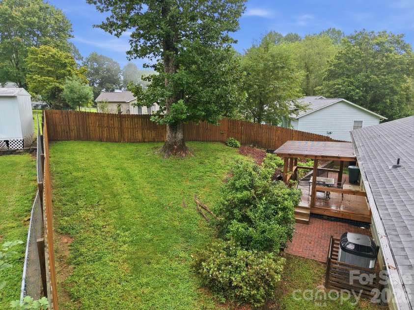 62 Hunters Field Lane, Mills River, NC 28759.  MLS# CAR4407487, YatesRealty ID 46548. 