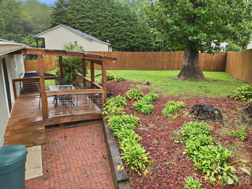 62 Hunters Field Lane, Mills River, NC 28759.  MLS# CAR4407487, YatesRealty ID 46548. 