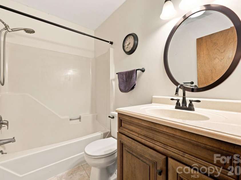 62 Hunters Field Lane, Mills River, NC 28759.  MLS# CAR4407487, YatesRealty ID 46548. Main bathroom