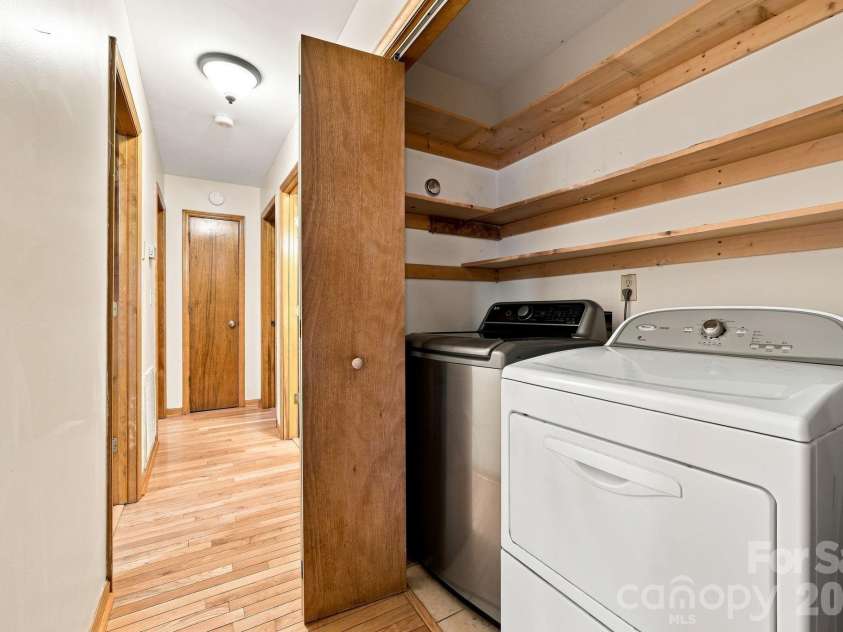 62 Hunters Field Lane, Mills River, NC 28759.  MLS# CAR4407487, YatesRealty ID 46548. Main level laundry