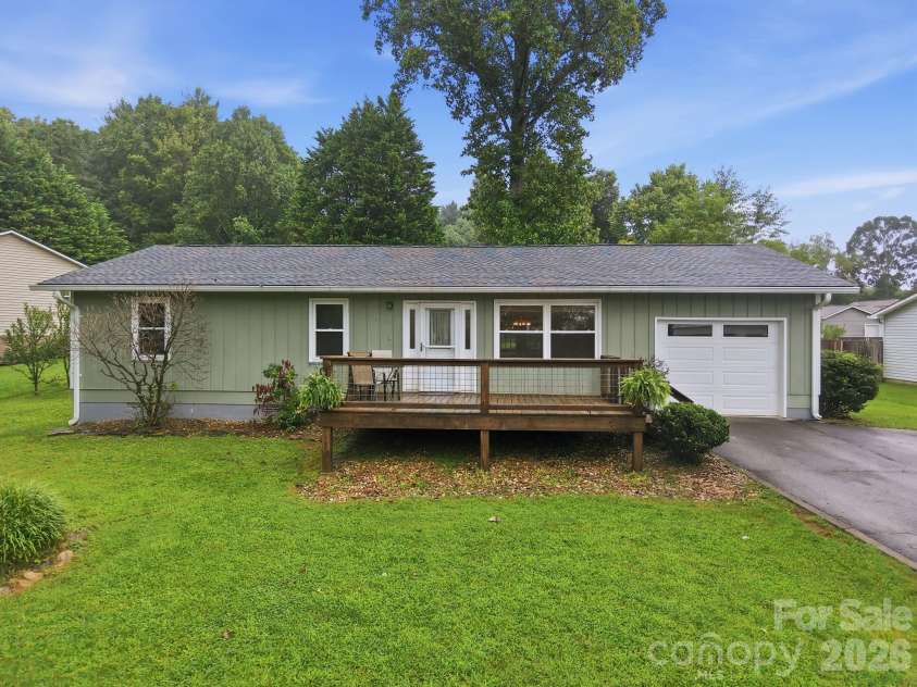62 Hunters Field Lane, Mills River, NC 28759.  MLS# CAR4407487, YatesRealty ID 46548. Welcome home!