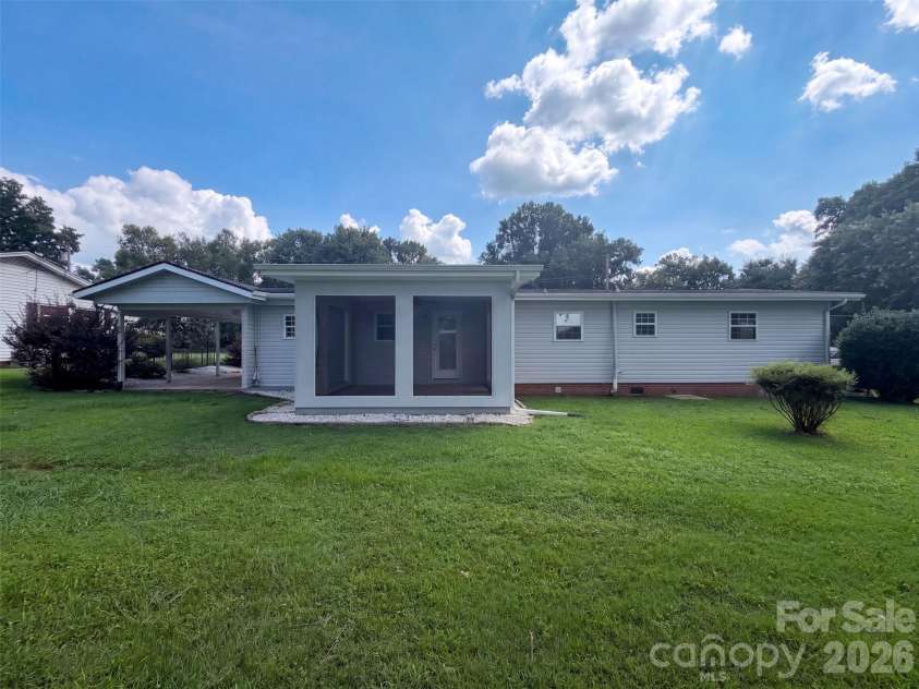 449 Virginia Avenue, Statesville, NC 28677.  MLS# CAR4417824, YatesRealty ID 46549. 