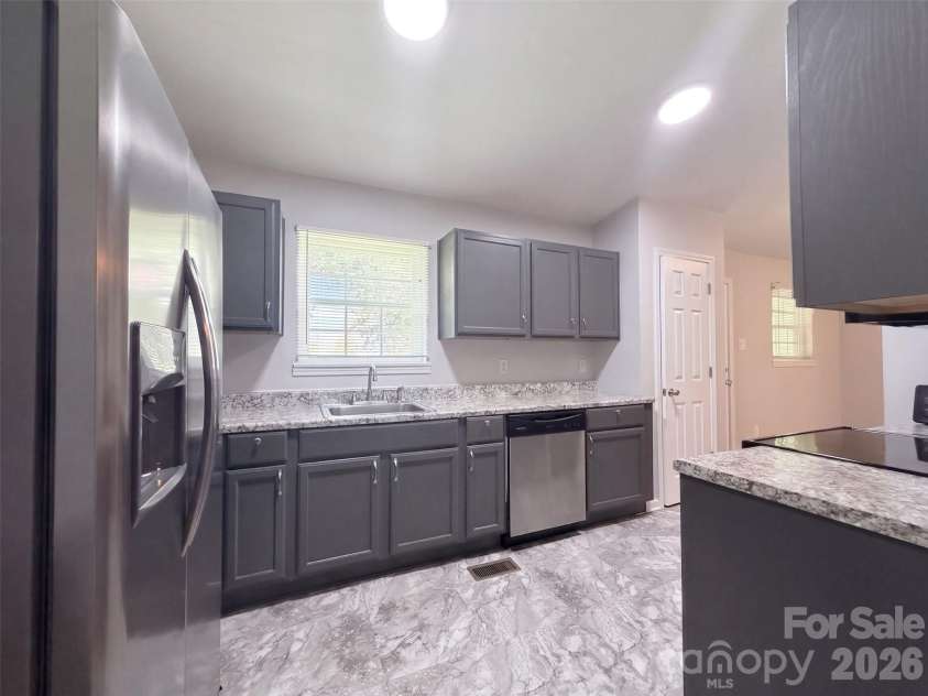 449 Virginia Avenue, Statesville, NC 28677.  MLS# CAR4417824, YatesRealty ID 46549. 