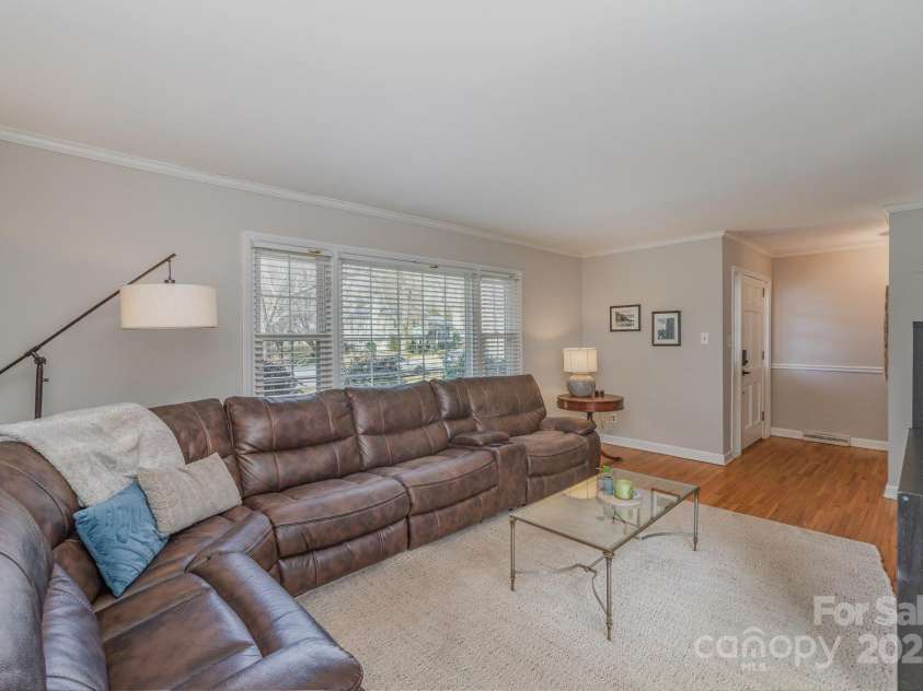 4001 Glenfall Avenue, Charlotte, NC 28210.  MLS# CAR4220300, YatesRealty ID 4655. 