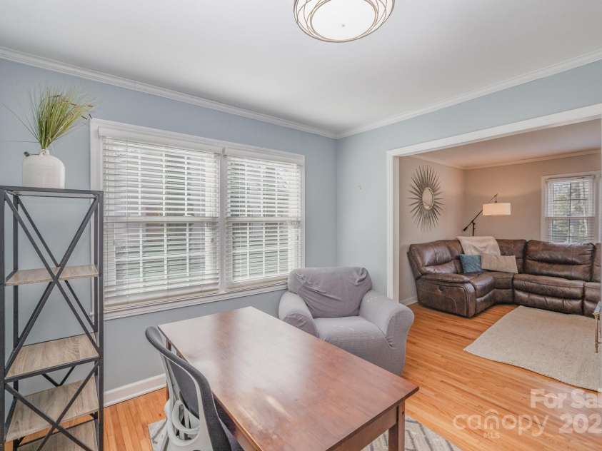 4001 Glenfall Avenue, Charlotte, NC 28210.  MLS# CAR4220300, YatesRealty ID 4655. 