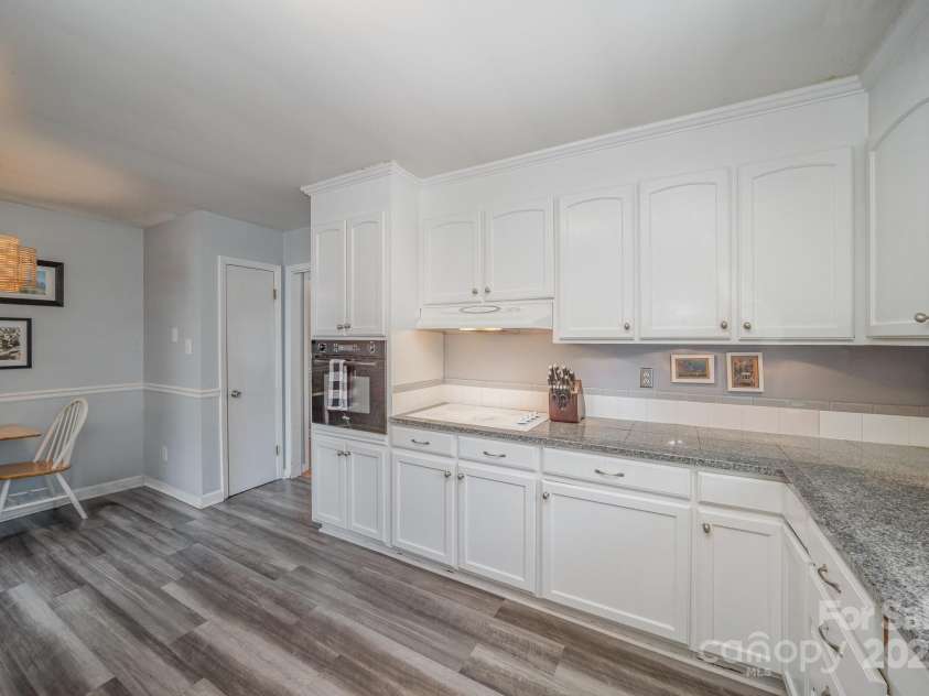 4001 Glenfall Avenue, Charlotte, NC 28210.  MLS# CAR4220300, YatesRealty ID 4655. 