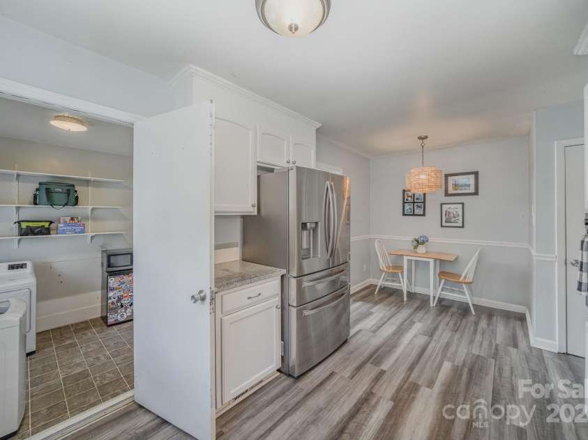 4001 Glenfall Avenue, Charlotte, NC 28210.  MLS# CAR4220300, YatesRealty ID 4655. 