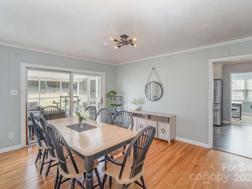 4001 Glenfall Avenue, Charlotte, NC 28210.  MLS# CAR4220300, YatesRealty ID 4655. 
