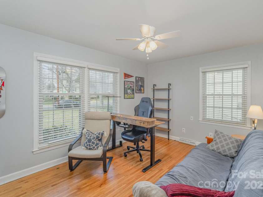 4001 Glenfall Avenue, Charlotte, NC 28210.  MLS# CAR4220300, YatesRealty ID 4655. 