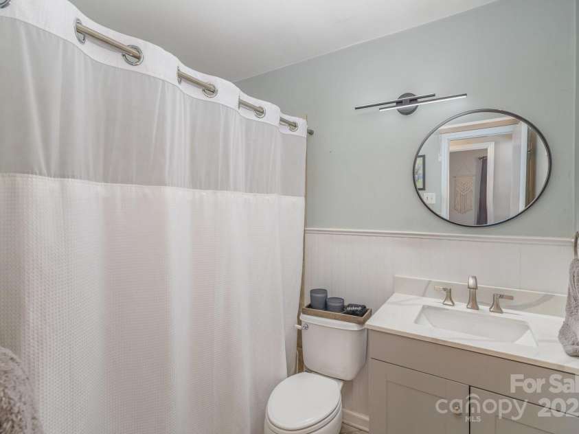 4001 Glenfall Avenue, Charlotte, NC 28210.  MLS# CAR4220300, YatesRealty ID 4655. 