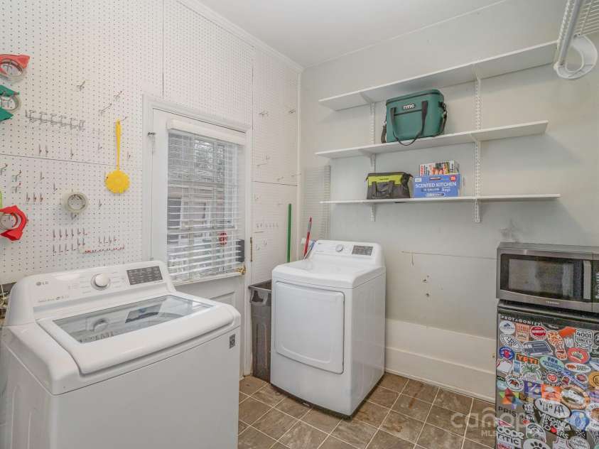 4001 Glenfall Avenue, Charlotte, NC 28210.  MLS# CAR4220300, YatesRealty ID 4655. 