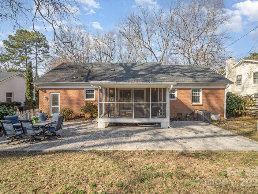 4001 Glenfall Avenue, Charlotte, NC 28210.  MLS# CAR4220300, YatesRealty ID 4655. 