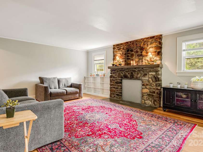 51 Gudger Road, Candler, NC 28715.  MLS# CAR4309786, YatesRealty ID 4655. 