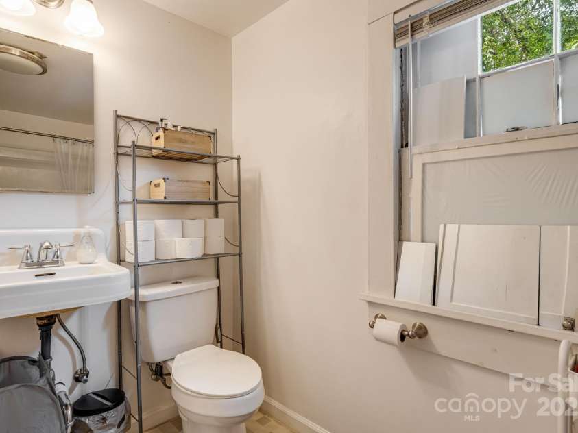 51 Gudger Road, Candler, NC 28715.  MLS# CAR4309786, YatesRealty ID 4655. 